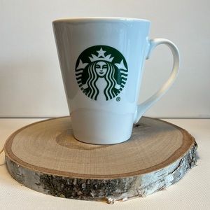 Simple Starbucks coffee mug with green siren logo